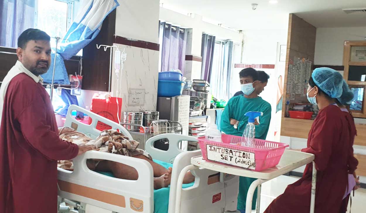 कोशी प्रदेशमै पहिलो पटक दूरबिन प्रविधिबाट मेरुदण्डको सफल शल्यक्रिया