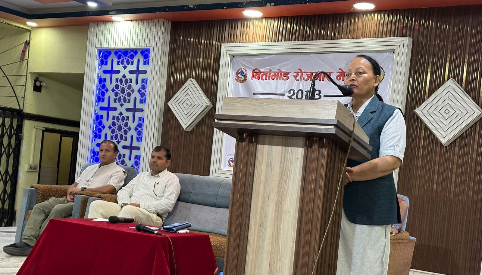 बिर्तामोड रोजगार मेलामार्फत १ सय ६४ जनालाई रोजगारी