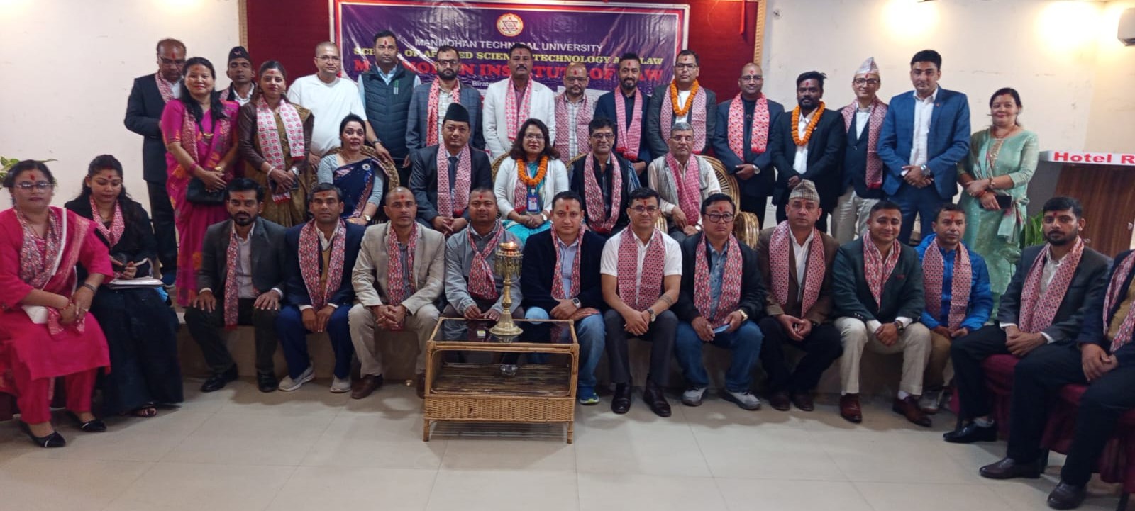 मनमोहन विश्वविद्यालयमा पुराना विद्याथीलाई पुरस्कार नयाँलाई स्वागत